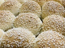 MINI PÃO DE HAMBÚRGUER COM GERGELIM C/ 6 UND