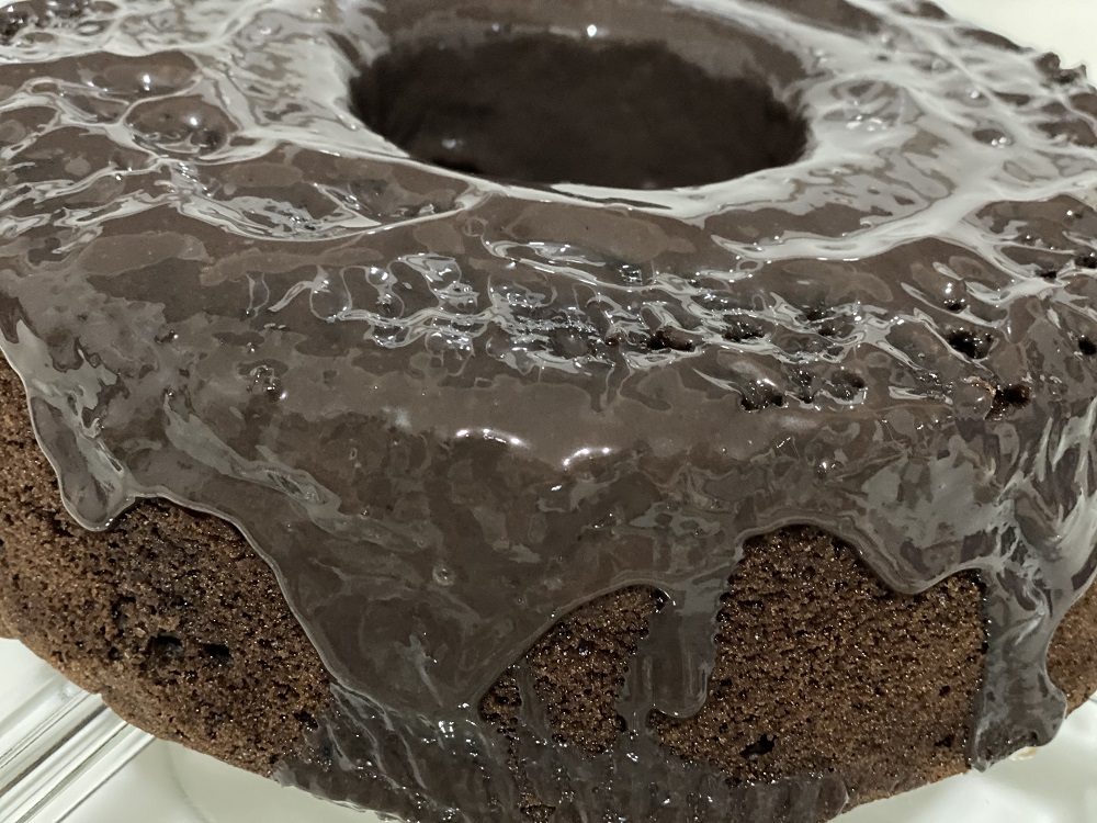 Bolo de Chocolate com Cobertura de Chocolate