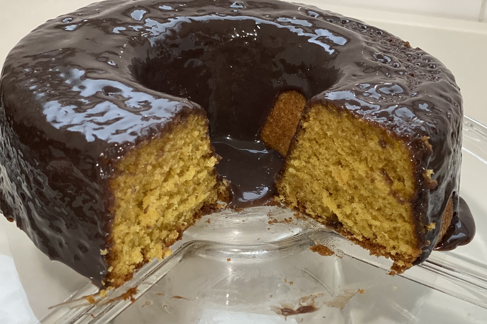 Bolo de Cenoura com Cobertura de Chocolate