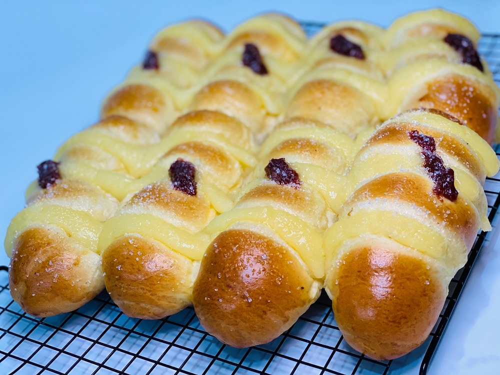 PÃO DOCE COLEGIAL DE GOIABADA