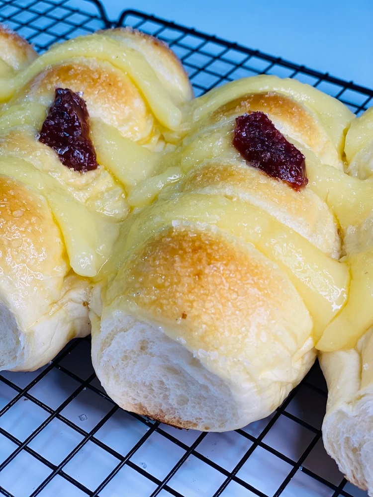 PÃO DOCE COLEGIAL DE GOIABADA