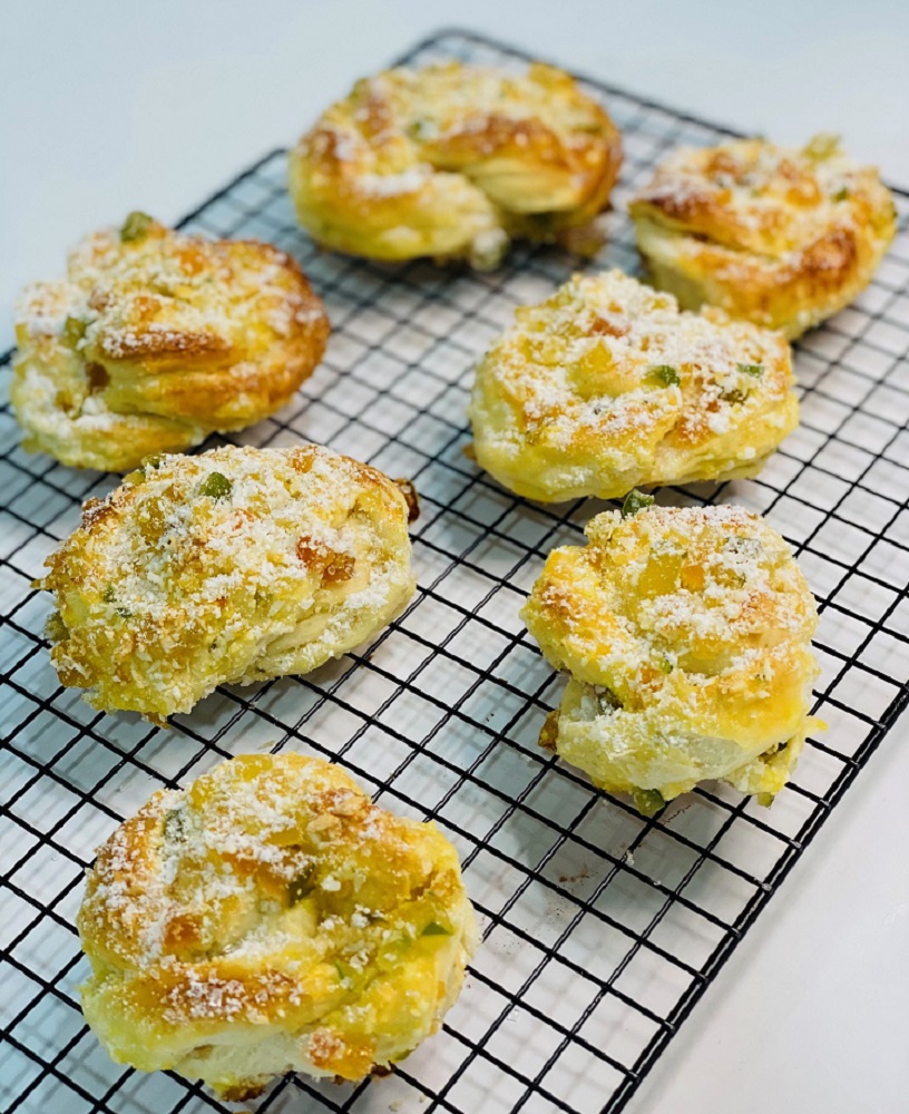 PÃO DOCE MINI FORRÓ DE CREME, FRUTAS E COCO