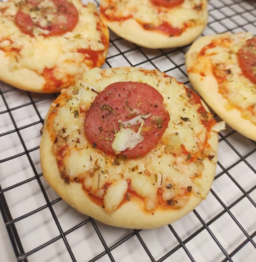 Mini Pizza de Calabresa