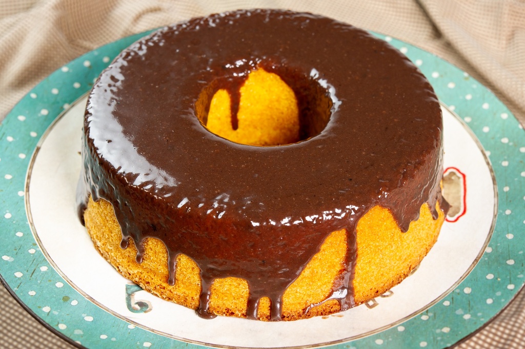 Bolo de Cenoura com Cobertura de Chocolate