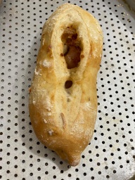 [976] Baguete recheada de queijo e calabresa - 200g