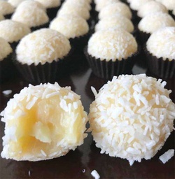 [1102] Docinho de Beijinho com 25un