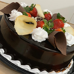 [1389] Torta de Brigadeiro com Morango